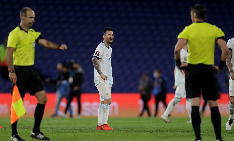 scaloni-ikut-kesal-gol-lionel-messi-di-laga-argentina-vs-paraguay-dianulir-S9JuuhDL6d