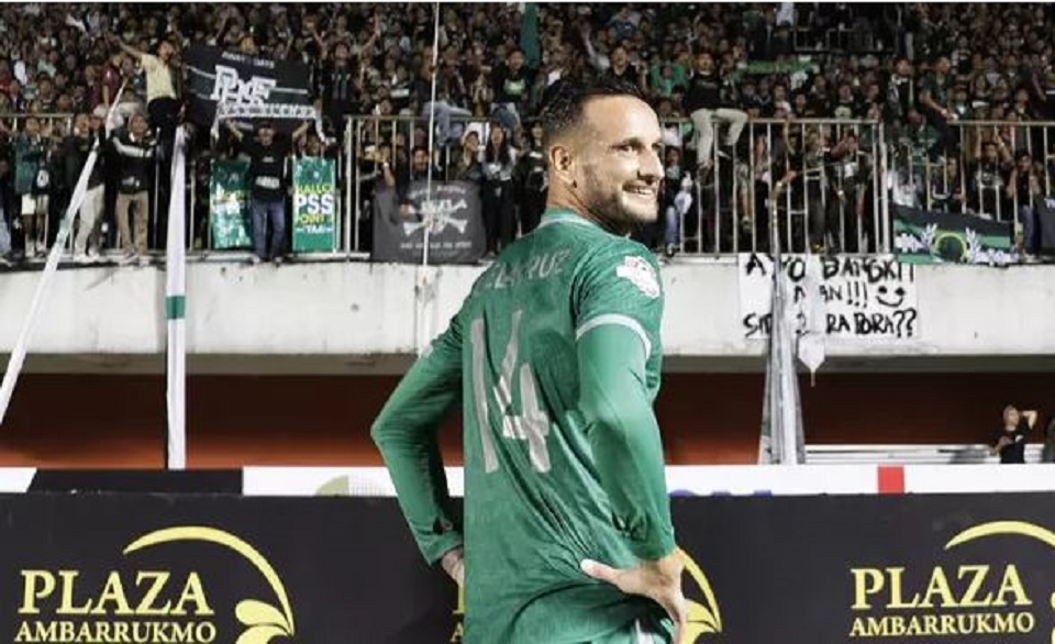 Bek asing PSS Sleman, Alfonso de la Cruz.