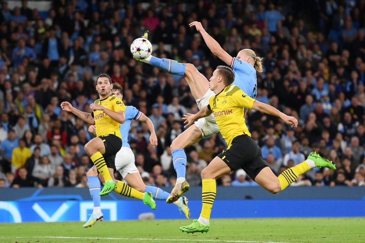 Gol flying kick Haaland
