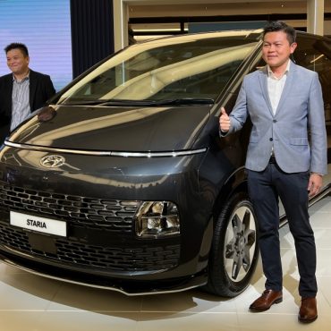 Hyundai Staria 10-Seater