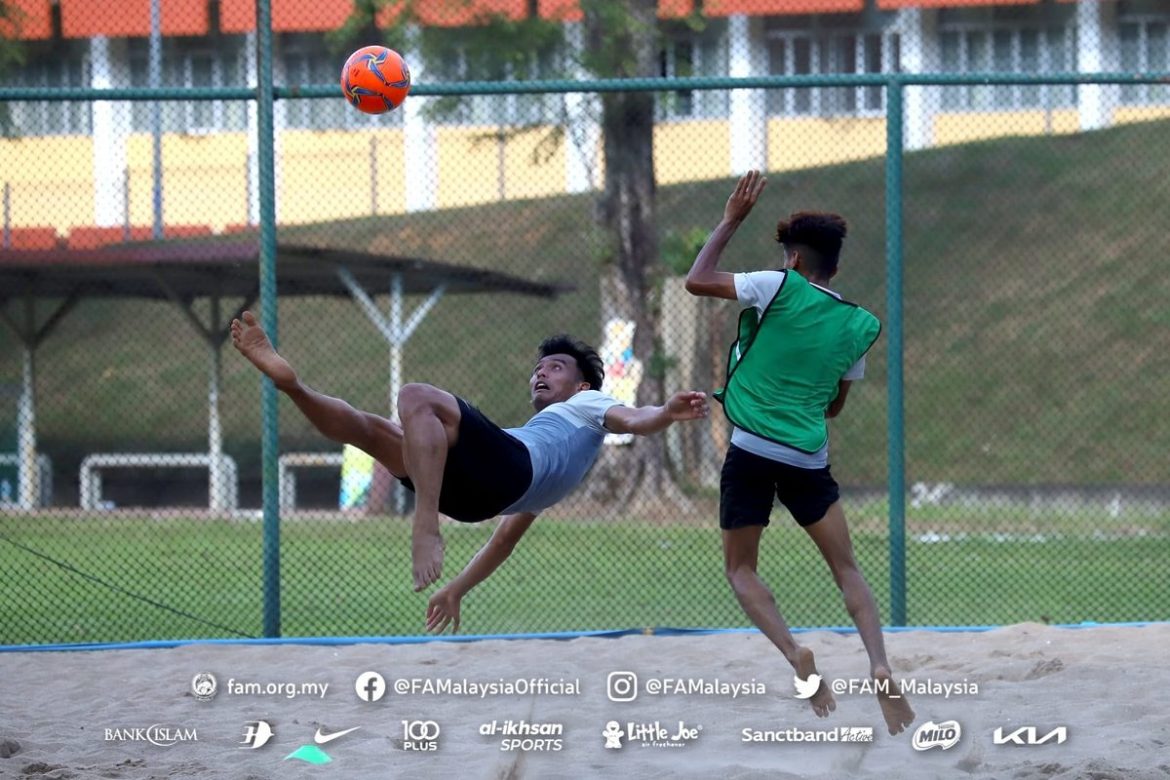 Bola Sepak Pantai