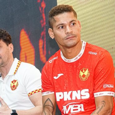 Ayron Del Valle