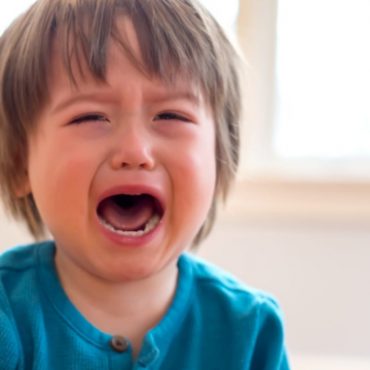 cara menghadapi anak tantrum