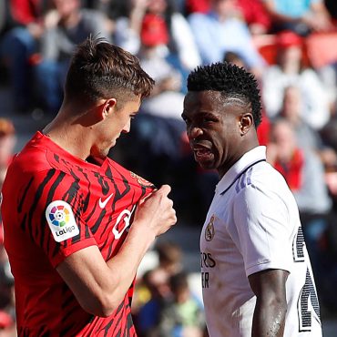 vinicius dikasari lawan