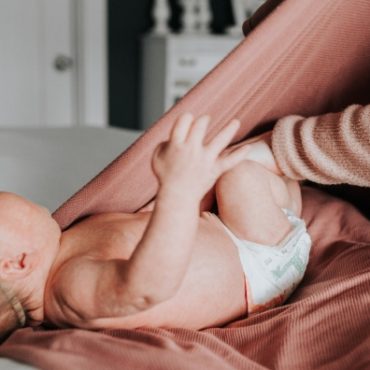 cara bedung bayi