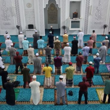 HUKUM MEMILIH MASJID