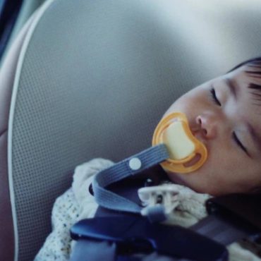 anak tertinggal dalam kereta