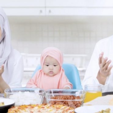 adab makan