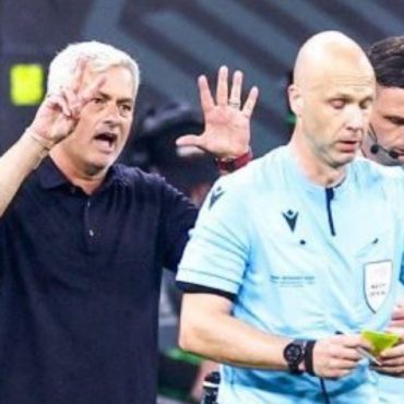Mourinho Anthony Taylor