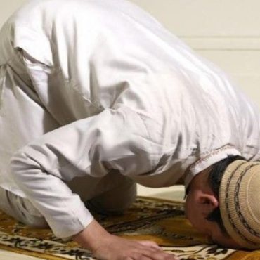 HUKUM LEWATKAN SOLAT ISYAK