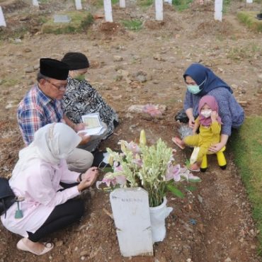 IBU BAPA MENINGGAL DUNIA
