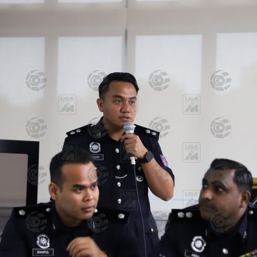 Polis final piala fa