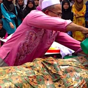 cara mandi jenazah kebakaran