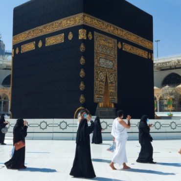 TUNAIKAN UMRAH BANYAK KALI