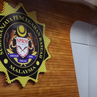 Pengarah Jabatan Kerajaan antara ditahan SPRM disyaki terima suapan