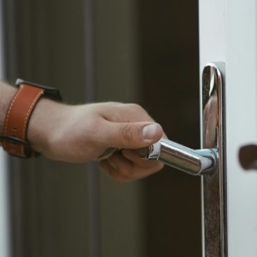 AMALAN SEBELUM MASUK RUMAH