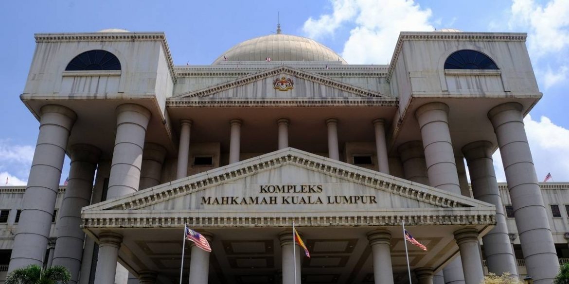 Warga emas dianugerah RM1.15 juta selepas tanah diceroboh DBKL untuk bina longkang monsun.