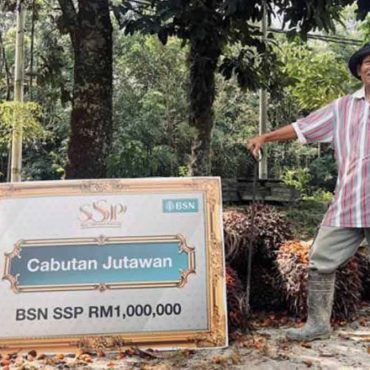 pengait kelapa sawit