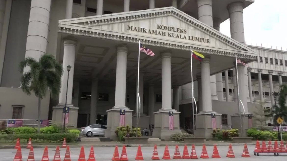 Didakwa Curi RM85,000 Semasa Operasi 'Mini Dhaka', Tiga Polis Mengaku Tidak Bersalah