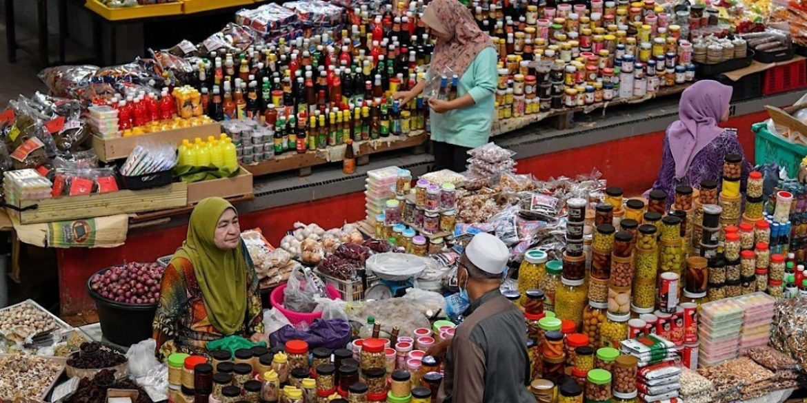 Suka Senyum, Kuat Bekerja Jadi Faktor Wanita Kelantan Panjang Umur