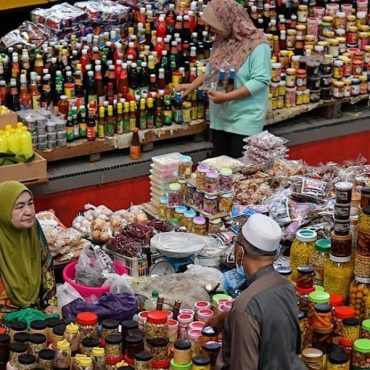 Suka Senyum, Kuat Bekerja Jadi Faktor Wanita Kelantan Panjang Umur
