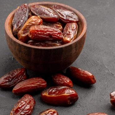 MAKAN KURMA SECARA GANJIL