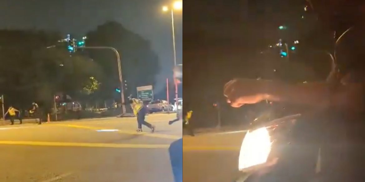 Macam Tengok Orang Berlakon, Rider Selamba Duduk Tepi Semasa Polis Tembak Penjenayah