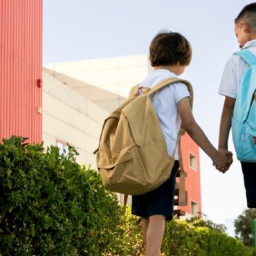anak balik sekolah