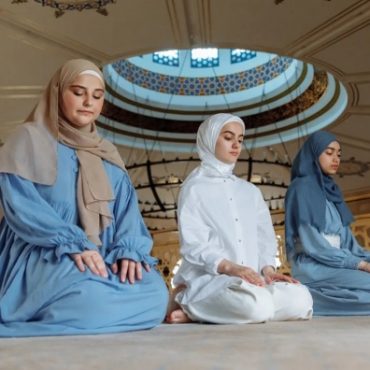 duduk antara dua sujud