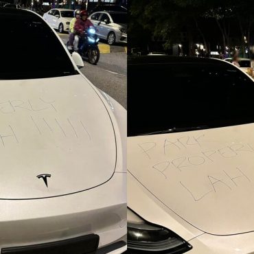 Parkir Kereta Tepi Jalan, Netizen Puas Hati Tesla Kena Conteng