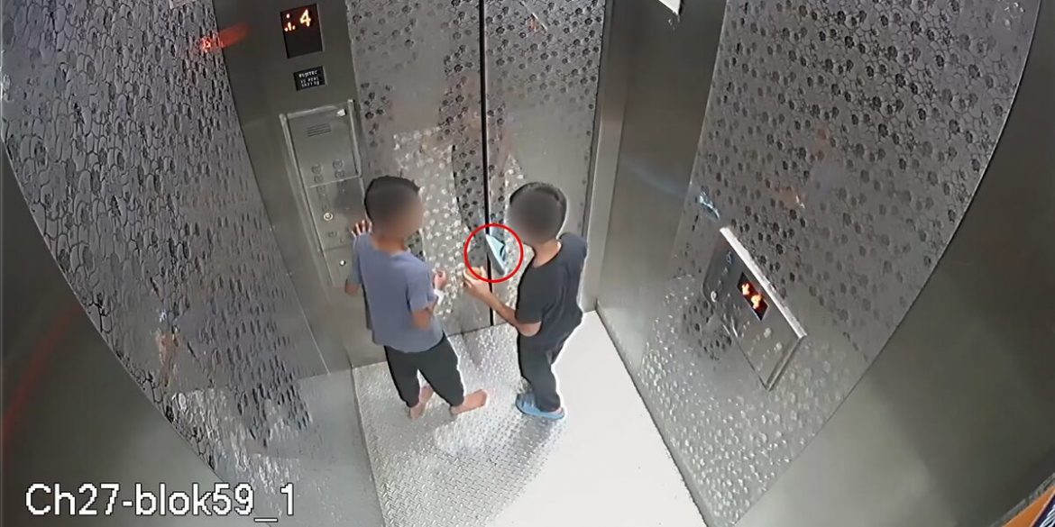 Sendiri Buat Vandalisme, Punca Dua Budak Terperangkap Dalam Lif