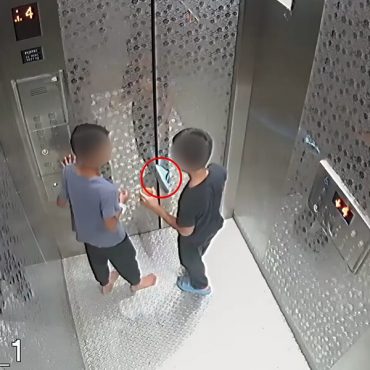 Sendiri Buat Vandalisme, Punca Dua Budak Terperangkap Dalam Lif