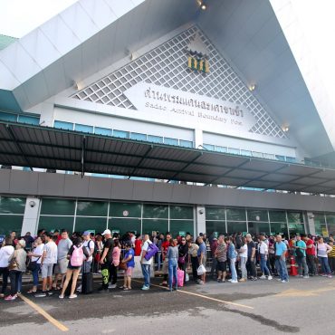 Pakar Ekonomi Beri Amaran Ringgit Akan Melemah, Kesan Rakyat Malaysia Belanja RM130 Juta Di Luar Negara