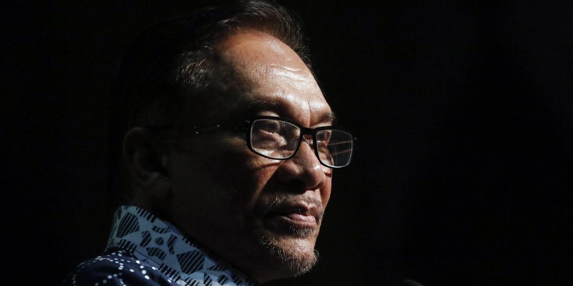 'Tiga Institusi Ini Sedang Teliti Kenaikan Premium Insurans Perubatan' – Anwar Ibrahim