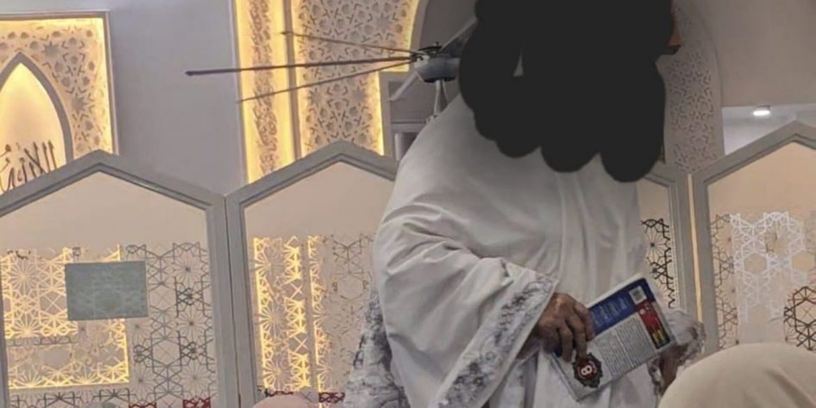 Ibu Bapa Kecewa Mak Cik Ini Herdik Bawa Anak Kecil Ke Masjid Sebagai Tiada Adab