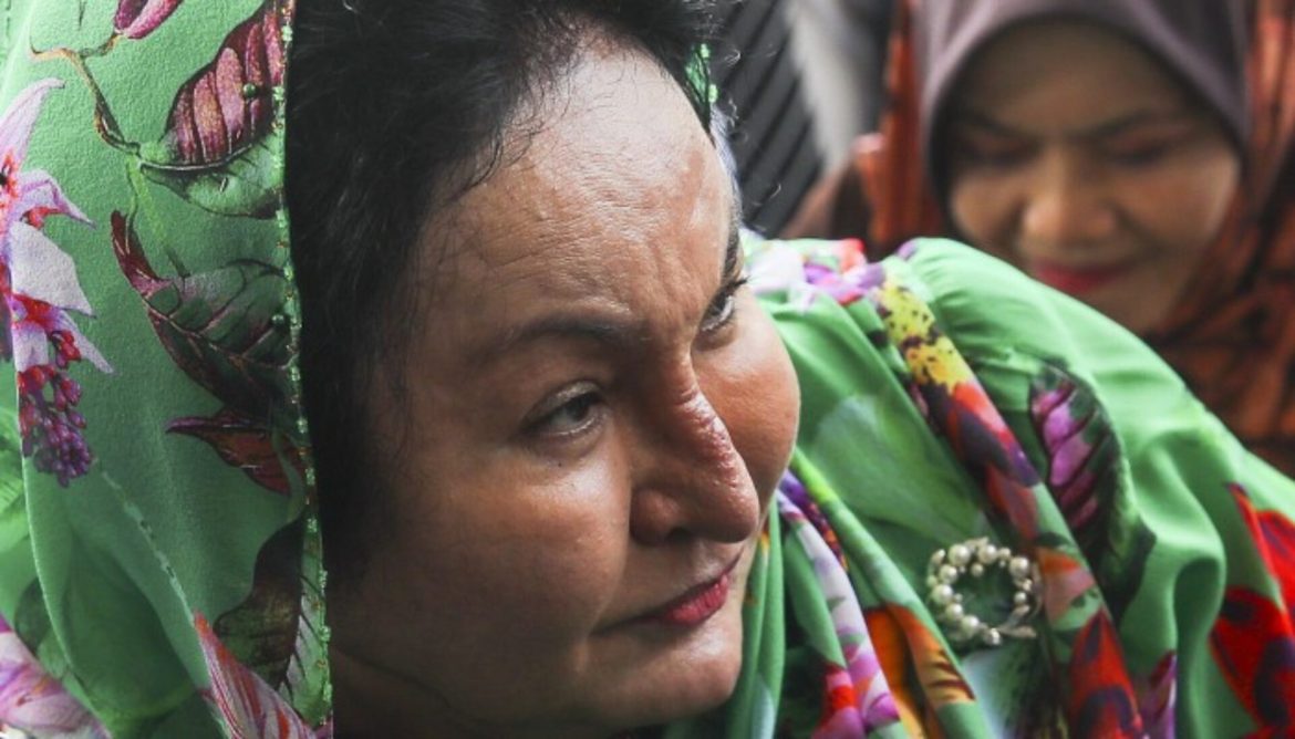 Kaitkan Amal Ilmu Hitam, Rosmah Mansor Saman Pengguna TikTok RM1 Juta
