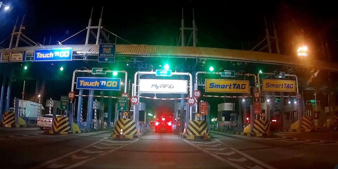 'Jangan Rapat-Rapat' – Lelaki Ini Kongsi Taktik 'Scam' Lorong Tol RFID
