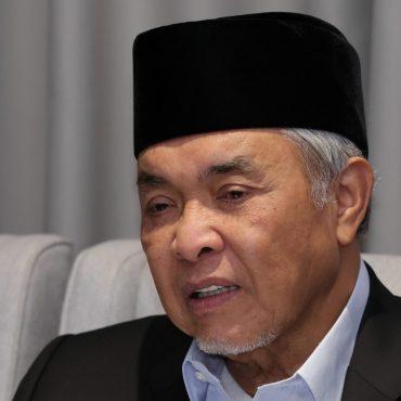 'Jangan Guna Tangan Sendiri Untuk Pertahan Maruah Keluarga' – Zahid Hamidi Nasihat Anak, Keluarga OKU Dipukul
