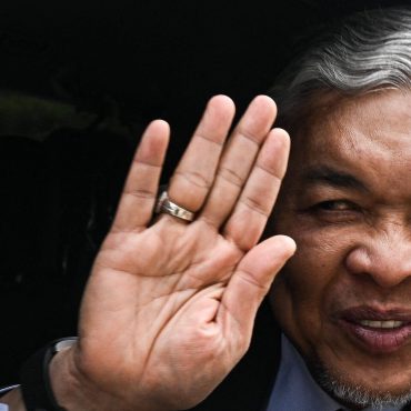 'Tol Percuma Sempena Perayaan Bebankan Kerajaan, Tak Selesaikan Kesesakan' – Zahid Hamidi