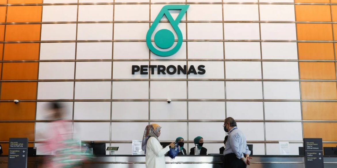 PETRONAS Untung RM55 Bilion, Kerajaan Dapat Dividen RM32 Bilion