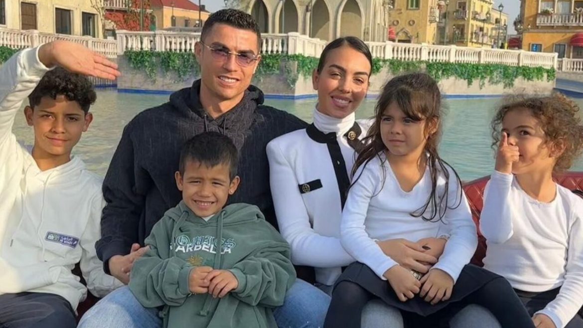 ronaldo 9 tahun bersama georgina