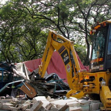 robohkan 2 buah gerai