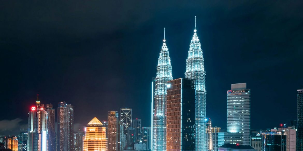 Tiga Lokasi Di Malaysia Ini Mungkin Hilang 50,000 Peluang Pekerjaan Kesan 'Tarif Trump'