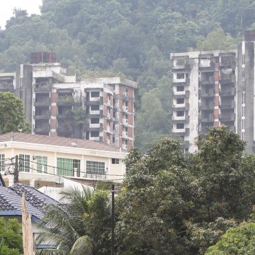 Kos Boleh Cecah RM7 Juta, MPAJ Tunggu 'Green Light' Robohkan Highland Towers