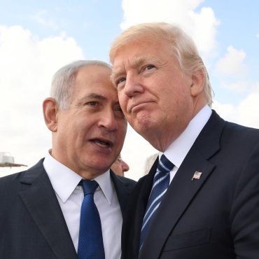 Trump hantar bom ke Israel