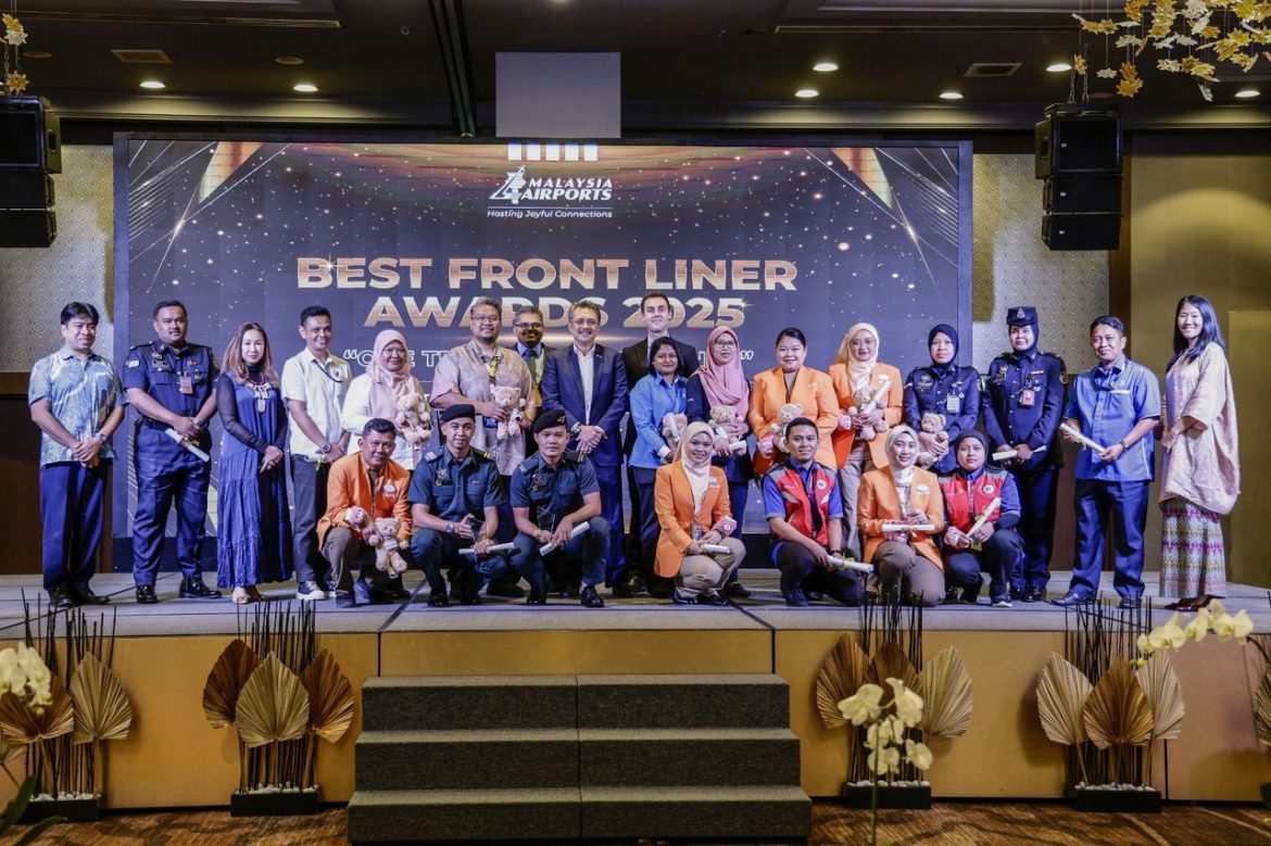 Terima Anugerah Best Front Liner 2025, Ini 5 Kisah ‘Hero Airport’ Yang Buat Meremang!