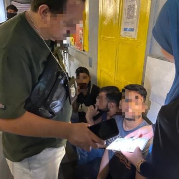 ‘Saya Bukan Penjenayah’ - Tauke Pakistan Meraung, Kedai Diserbu Imigresen & DBKL