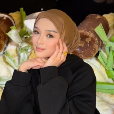 Netizen ‘Sakit Mata’ Tengok Marissa Dania Masak Pengat Durian Letak Seketul Gula Melaka – ‘Dekat Kapsyen Saya Tulis Sudah Dikeluarkan’ 