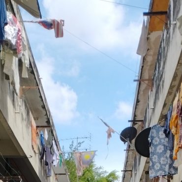 'Dah Lama Bersabar, Hasilnya Kena Pijak' – Wanita Bergaji RM7,000 Menyesal Tinggal Di Flat B40
