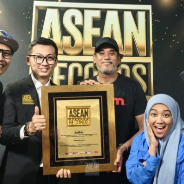 Hot FM Catat Rekod Asean, Siaran Langsung Radio Terdalam Di Laut Terbuka